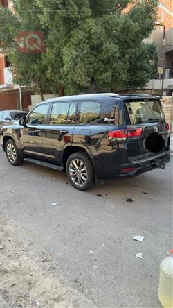 تۆیۆتا لاند کروزەر